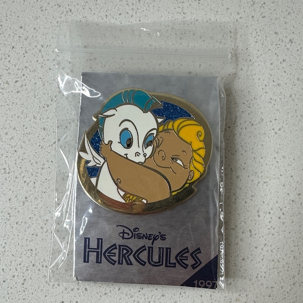 🏰 Disney Hercules Collectible Pin 1997 Baby Hercules & Pegasus Edition